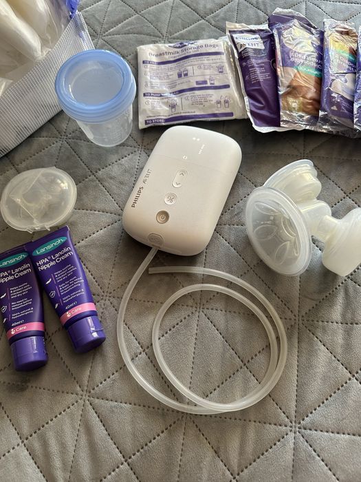 Помпа за кърма / бебе/ мама