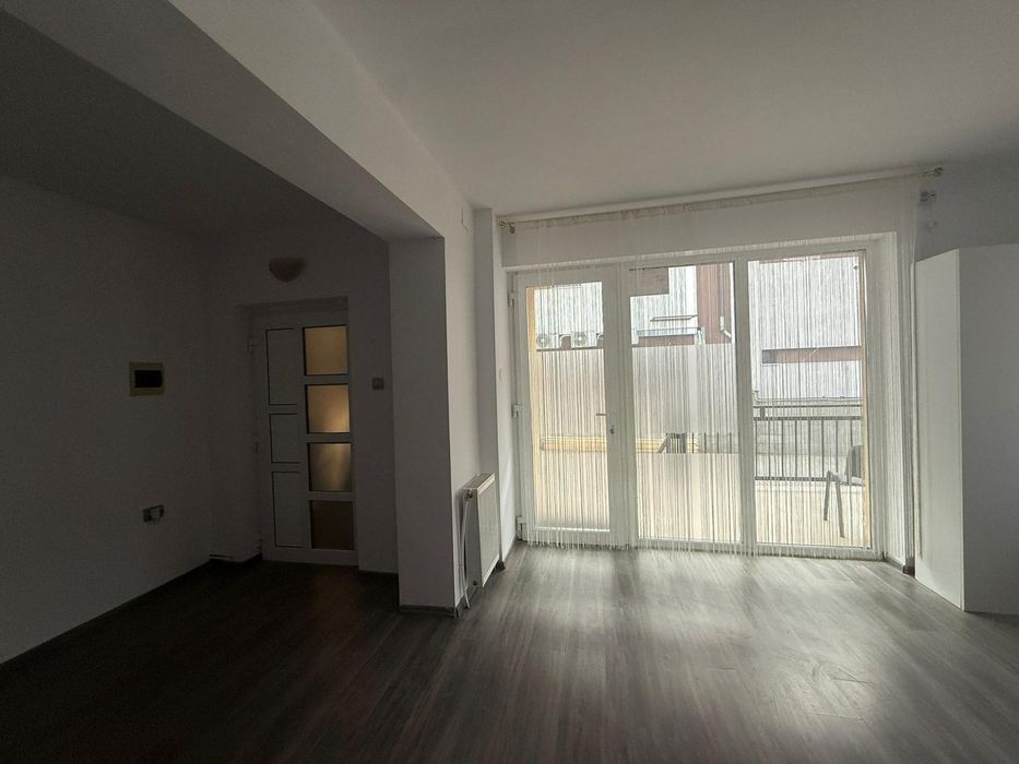 Inchiriez apartament 2 camere 100 mp