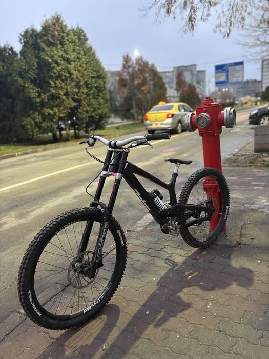 Dau la schimb sau vand rock shock boxxer