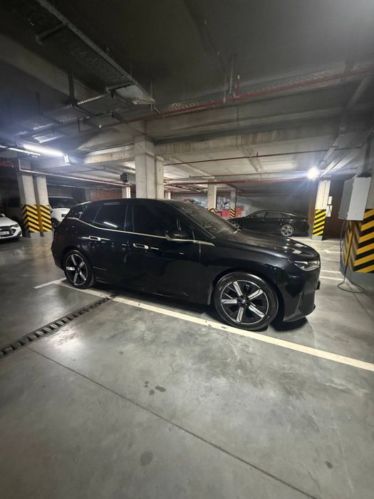 BMW  iX40   Dual mator