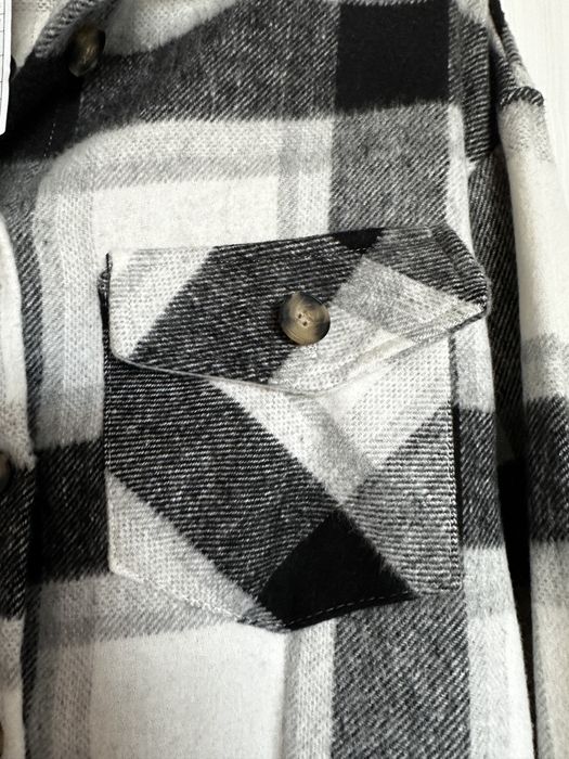 Продавам ново яке- риза от Trendyol