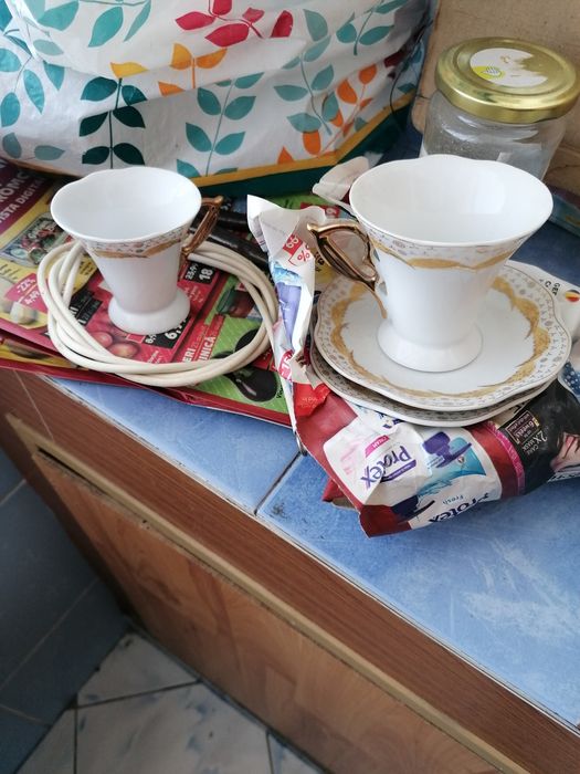 Vînd 3 seturi cafea pentru vitrină 100lei