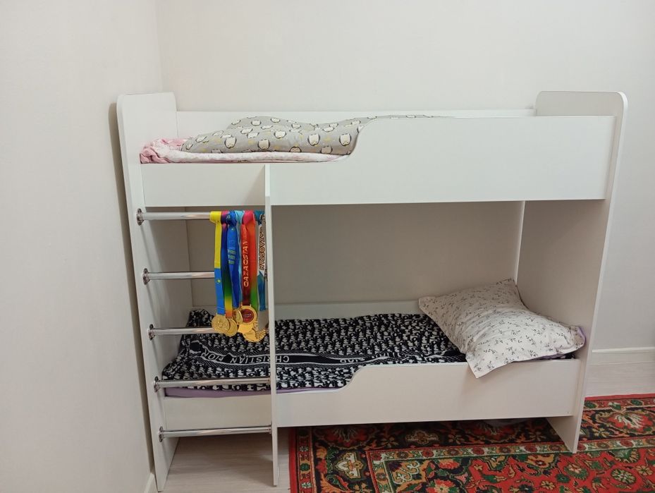 Двухъярусная кровать