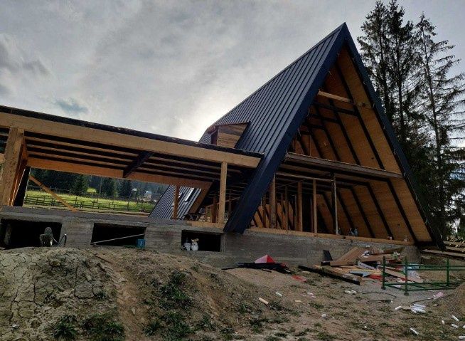 Vând cabane de lemn