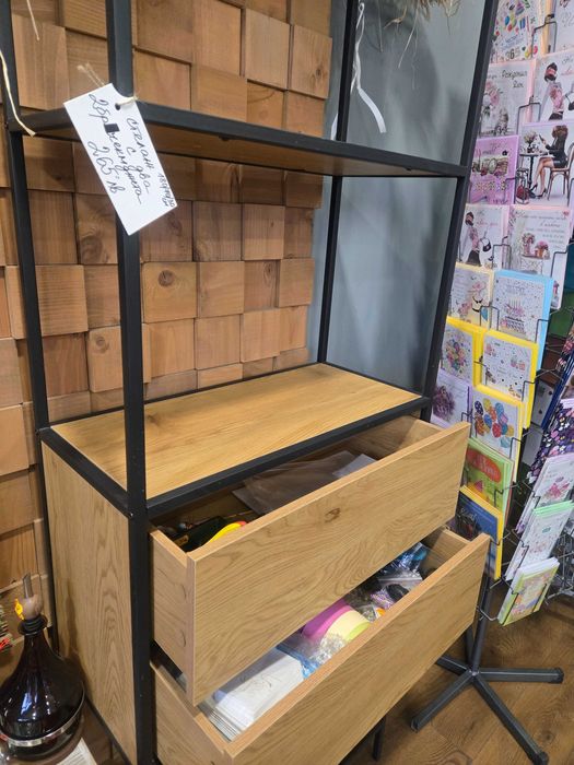 Етажерка с чекмеджета 180/70/30см.Чекмеджетата са с push отваряне.