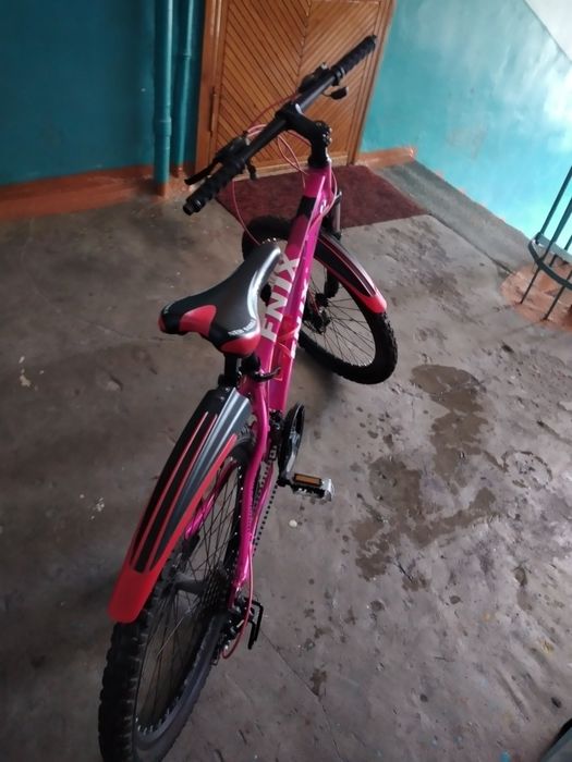 Велосипед подростковый на 10-14 лет.