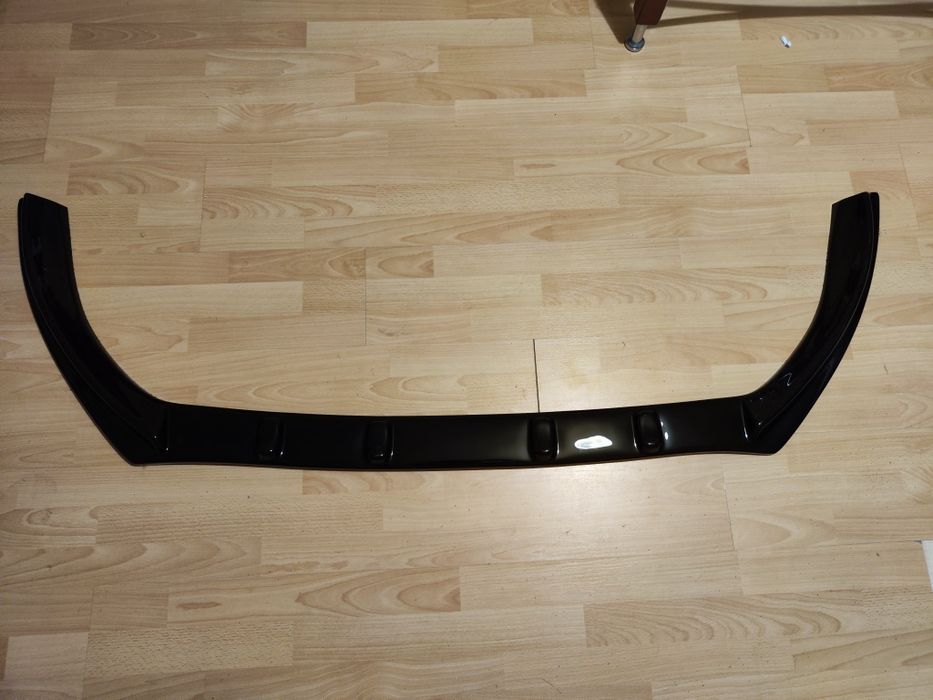 Spoiler lip prelungire sport bara fata Dacia Logan 3