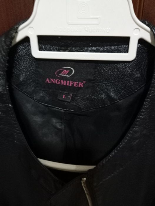 Продам куртку кожинку кожанный куртка сотилади