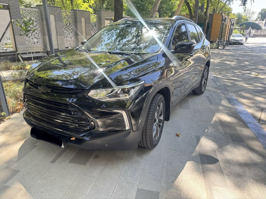 Tracker premier пробег 23.000 km состояние идеальное