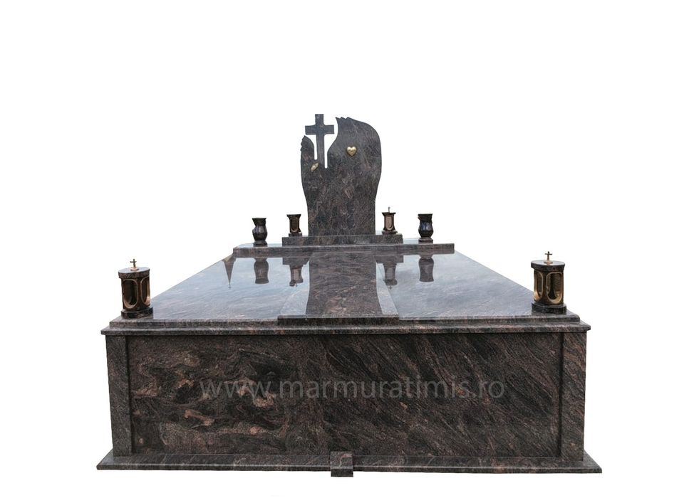 GrandArt din Cenad executa monumente funerare  din granit si marmura