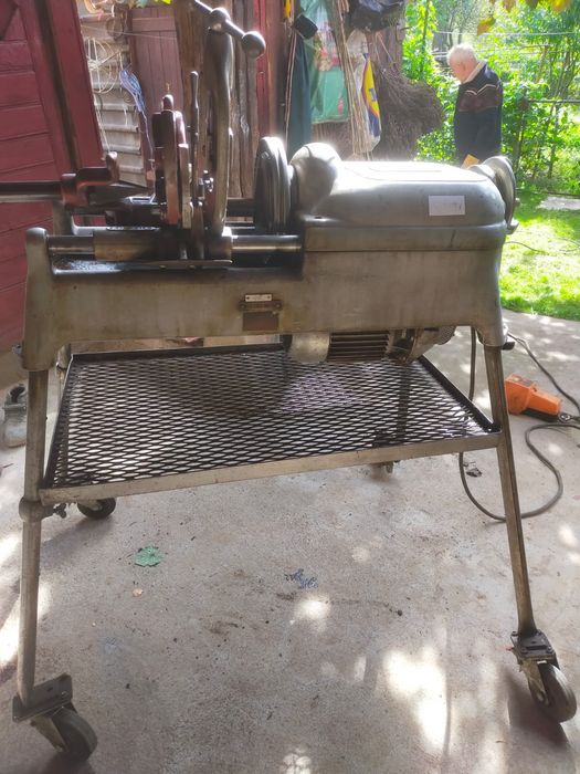 Vând mașină staționară de filetat tevi