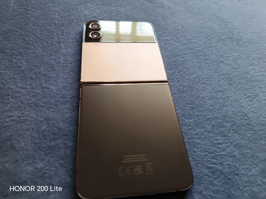 Samsung Galaxy Z Flip 4 - 8/256 Gb