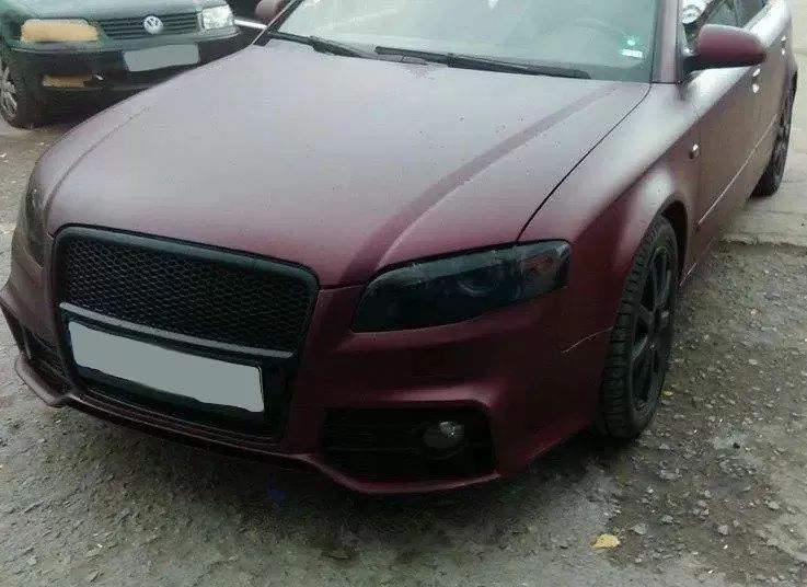Предна броня за Audi A4 B7 8E (2004-2008) - S-Line Design с черна решетка с отвори за парктроник