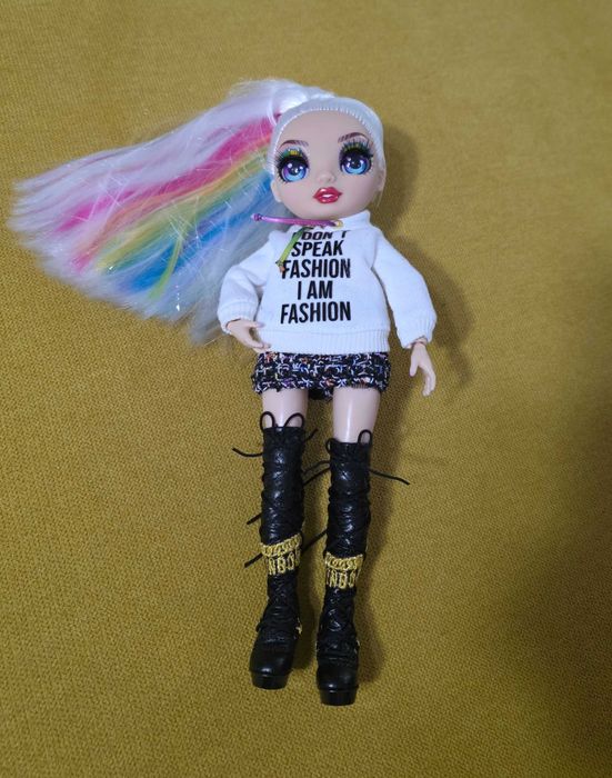 Кукли Barbie и Rainbow High