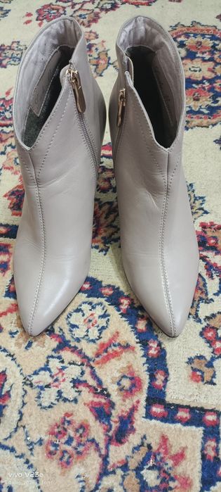Продам ботинки женские 38 размер
