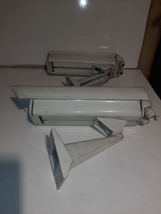 Кутия - кожух с камера за видеонаблюдение със стойка и отопление