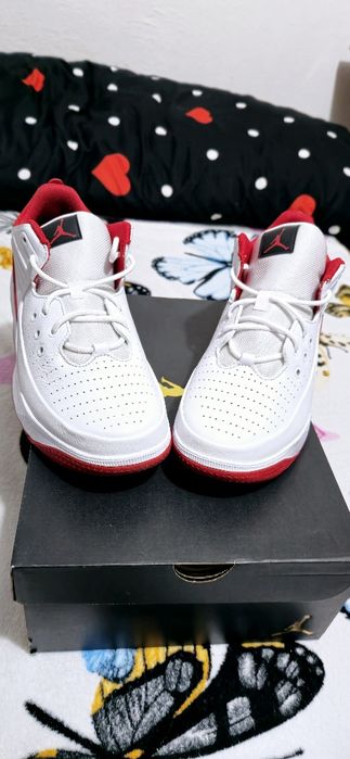 Jordan Max Aura 5 BG