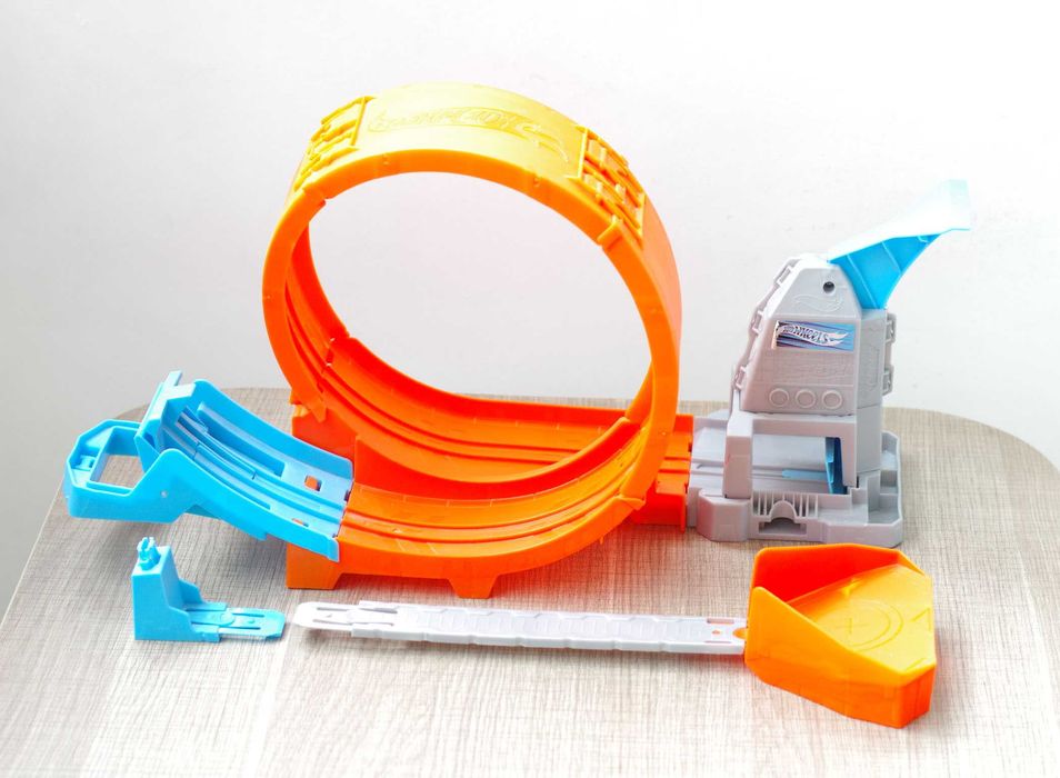 Писта HotWheels с лупинг за 2 колички Hot Wheels Loop + БОНУС