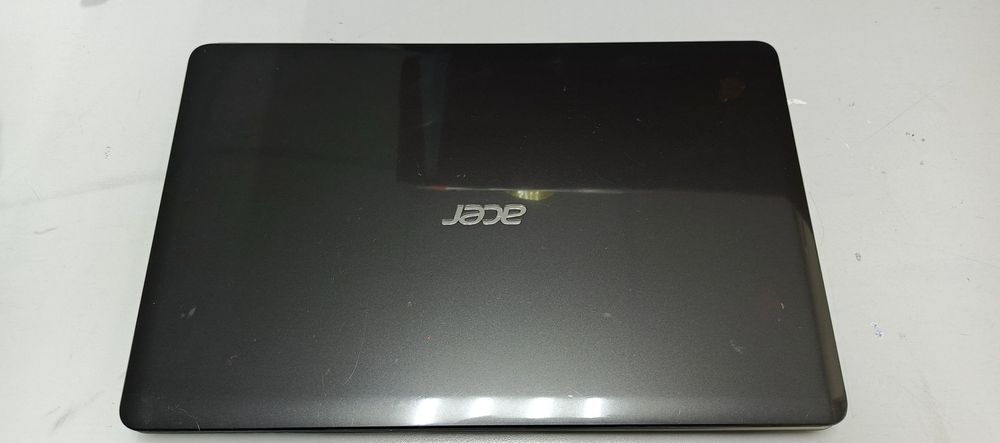 Породам ноутбук Acer Aspire E1-571G
