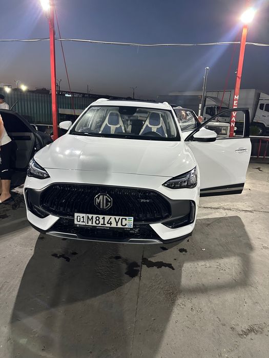 Автомобиль MG HS