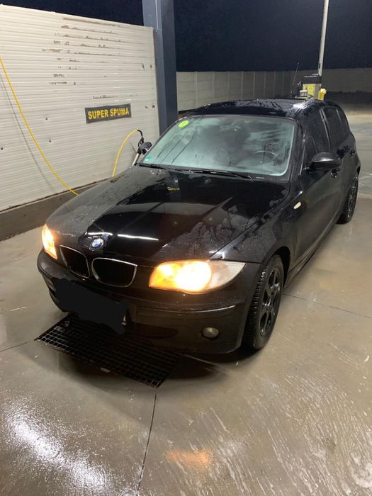 BMW SERIA 1 mai multe detali la telefon