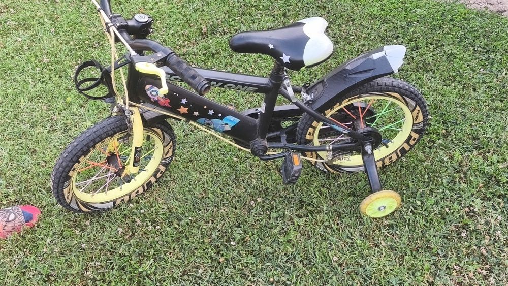 Vând bicicleta copii 4-6 ani