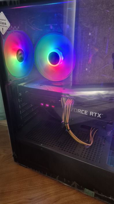 Комьютер с комплектующимы