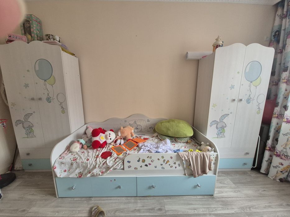 Продам спальный дет.гарнитур