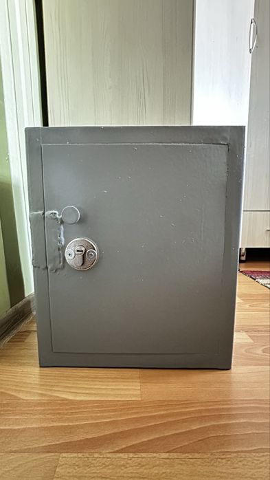 Сейф надежный для дома