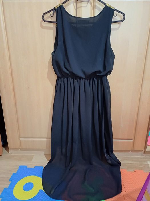 Vand rochie cu trena, L, în stare impecabila