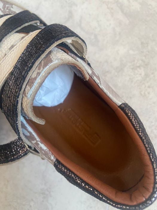 Кроссовкий сатылады