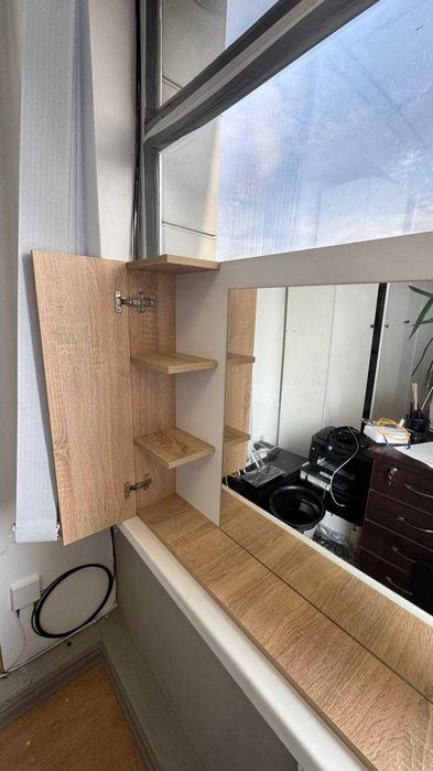 Зеркало с полками для ванной