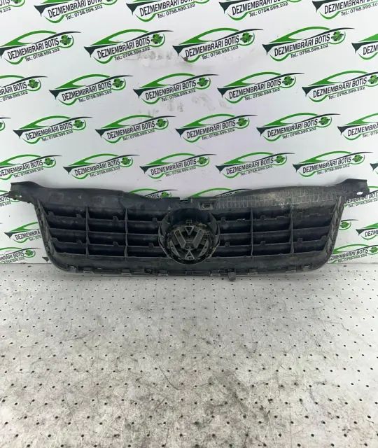 Grila radiator 3B0853651L Volkswagen VW Passat 2002 1.6 MT (102 hp)