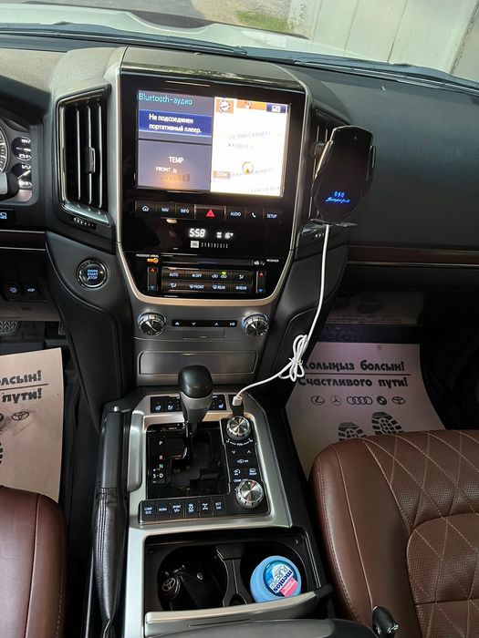 TOYOTA land cruiser 200