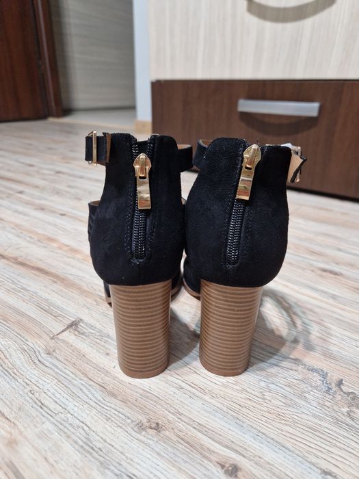 Sandale negre boho