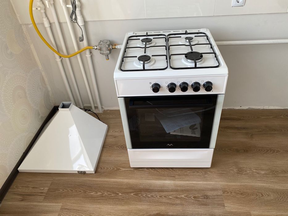 Газ плита белая  Vesta новая