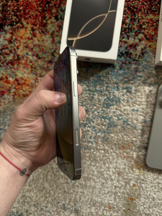 Iphone 16 pro max/16 pro