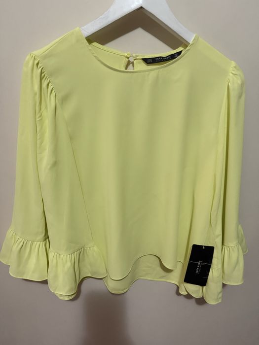 ZARA,BERSHKA,AMISU сет дамски блузи.3 броя за 7евро общо!