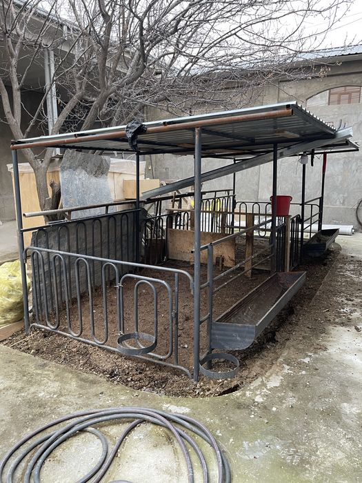 Qoyxona sotiladi 10 ta qoy bemalol sig’adi