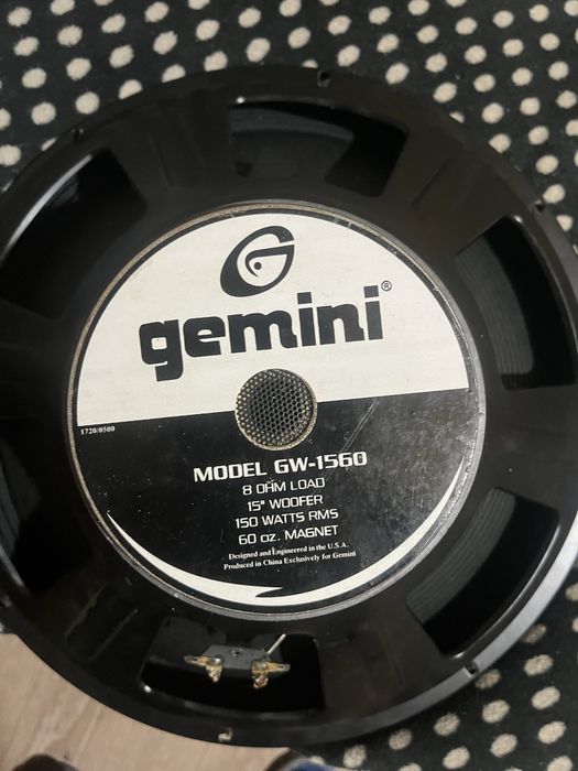 Vand doua difuzoare pe 15 inch pe 38  cm