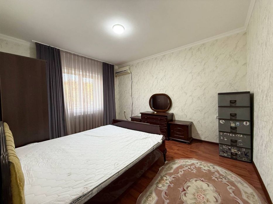 Метро Ойбек 2/2/4 с ремонтом 77серия 65м2