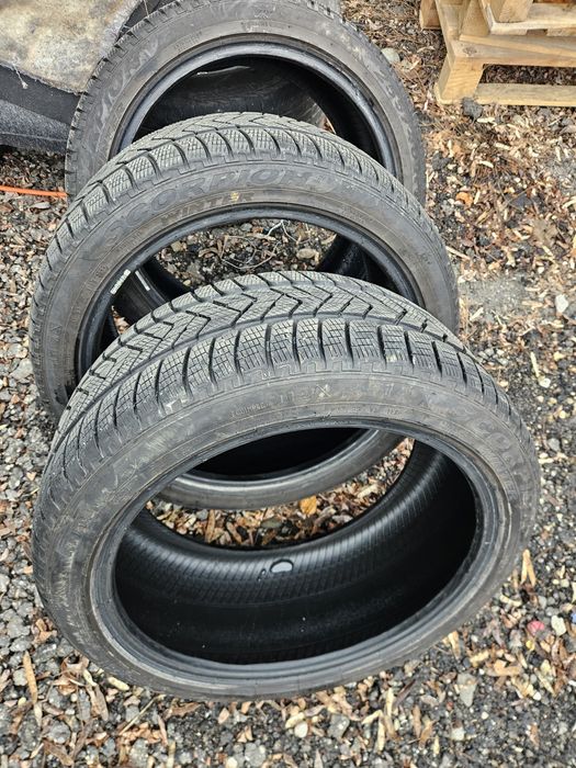 890 lei bucata pirelli scorpion 255x40x19 trei bucăți 255/40R19 cauciu