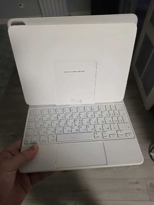 Apple Magic Keyboard Folio для iPad 10 / iPad A16, белая, оригинал