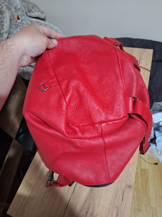 Urgent !! Ghozdan (geanta ) rosu piele Musette