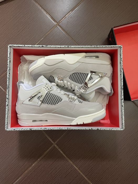 Jordan 4 Frozen Moments