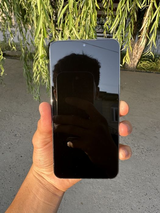 Samsung S22 8/256gb