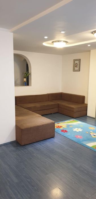 Vand Apartament cu 4 Camere