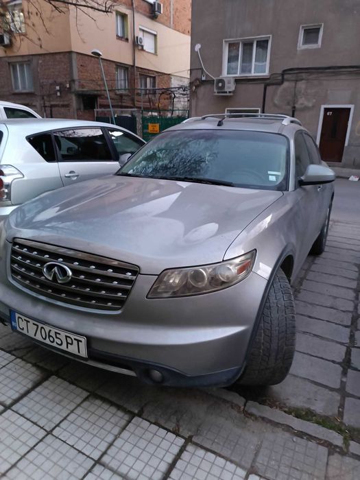 Продавам автомобил Infinity FX35