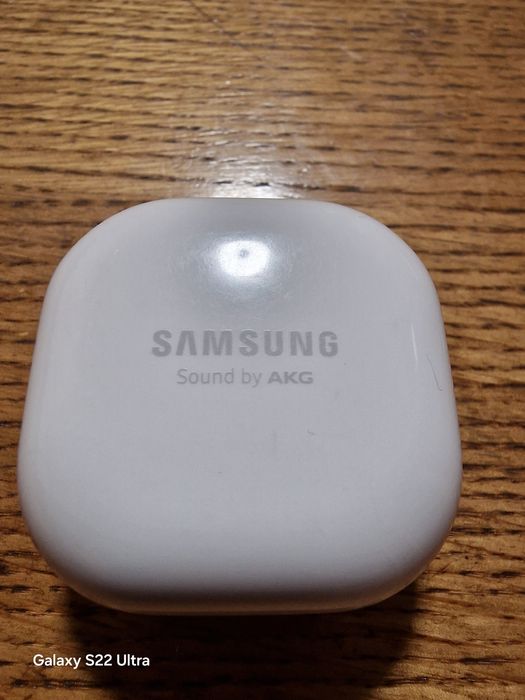 Samsung  buds live
