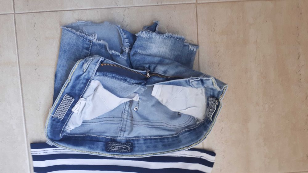 Къси дънкови панталонки с блузка